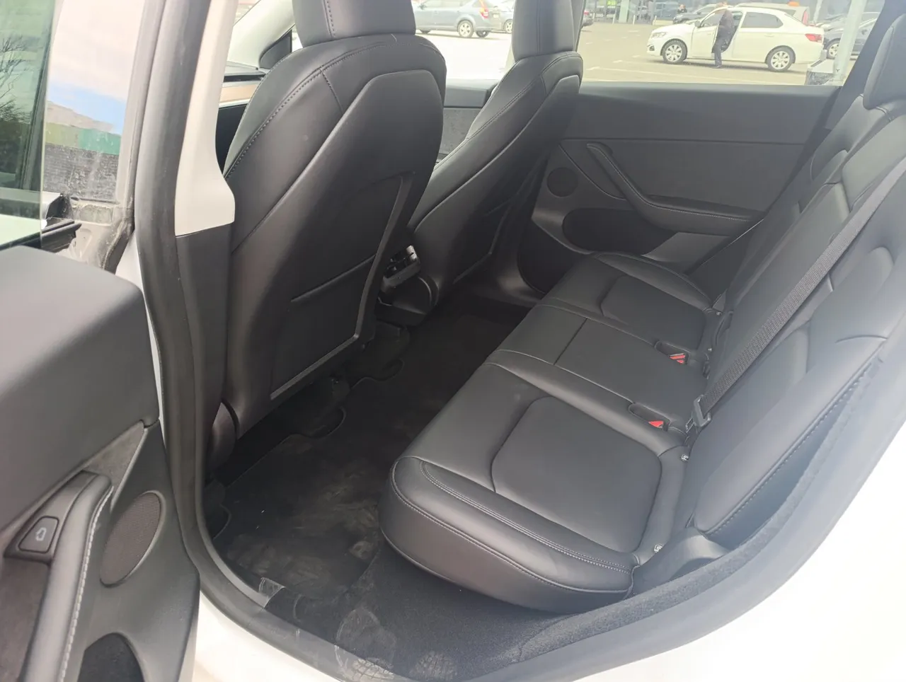 Tesla Model Y - фото 10