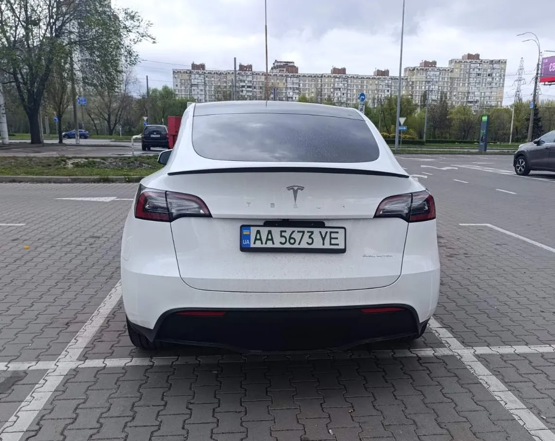 Tesla Model Y - фото 4