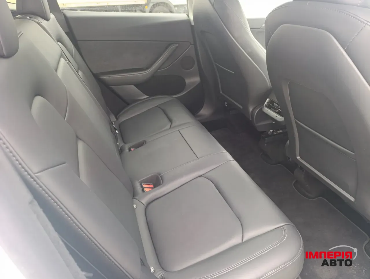 Tesla Model Y - фото 15