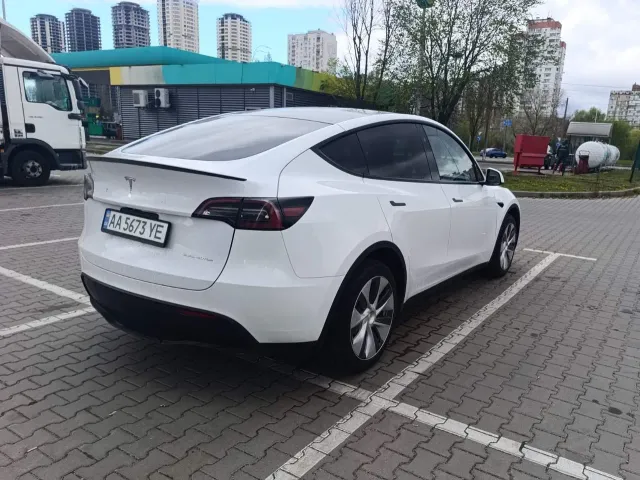 Tesla Model Y - фото 5