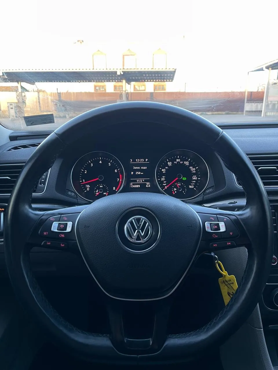 Volkswagen Passat - фото 7