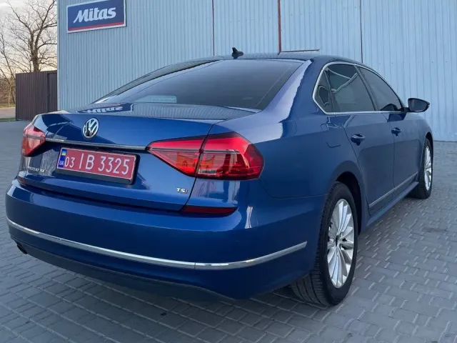 Volkswagen Passat - фото 4
