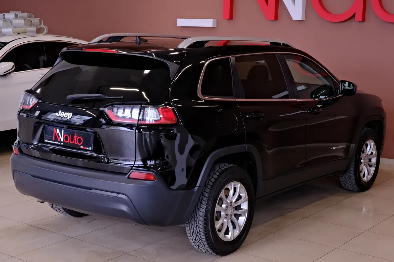 Jeep Cherokee - фото 5