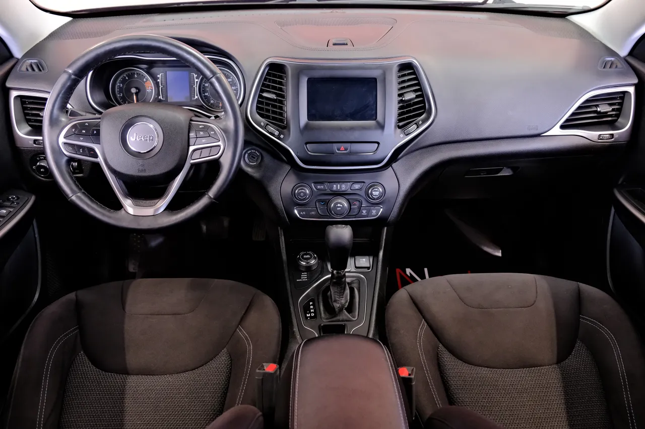 Jeep Cherokee - фото 7