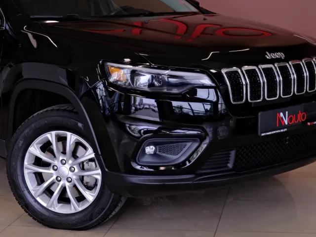 Jeep Cherokee - фото 3