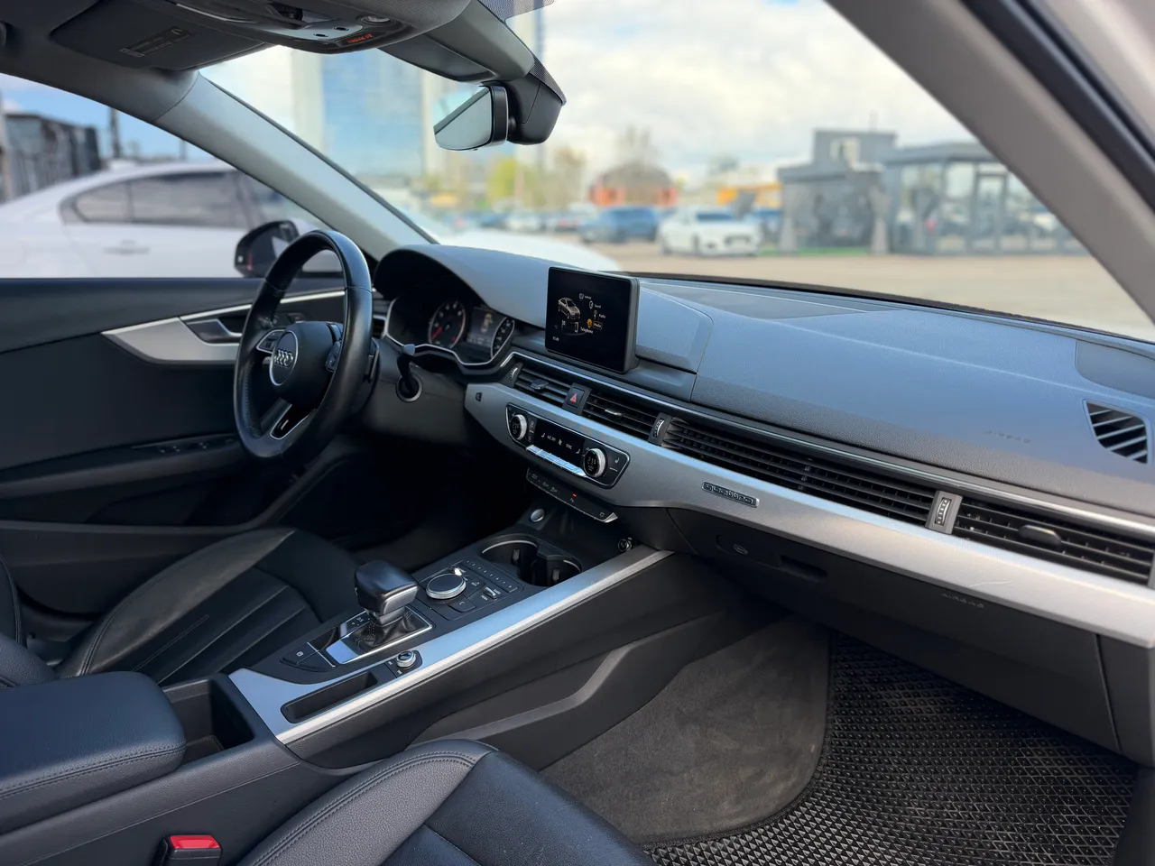 Audi A4 - фото 20