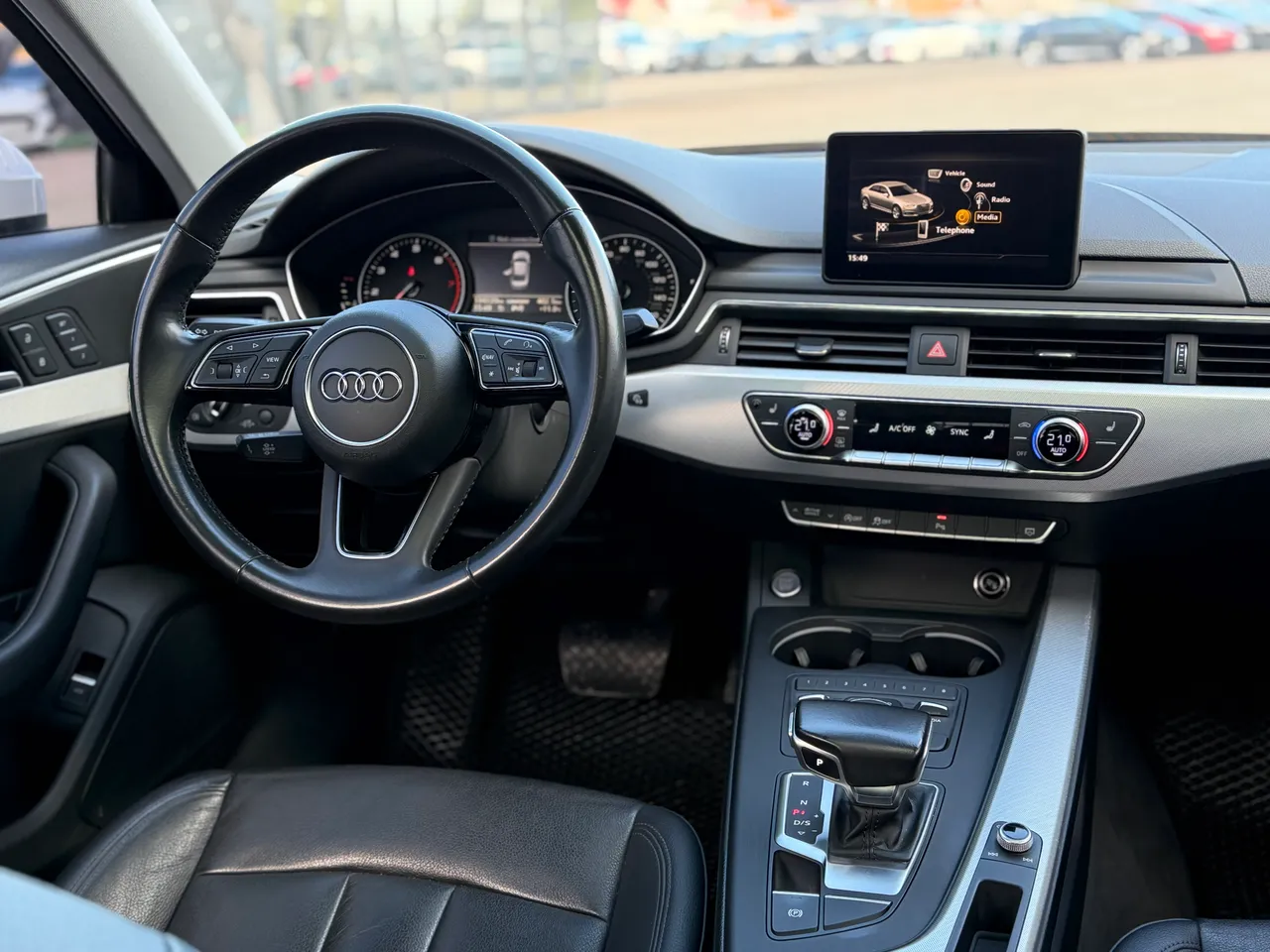 Audi A4 - фото 16