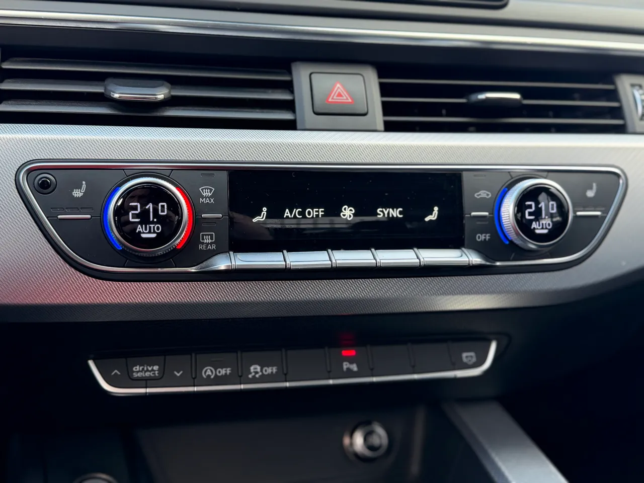 Audi A4 - фото 13