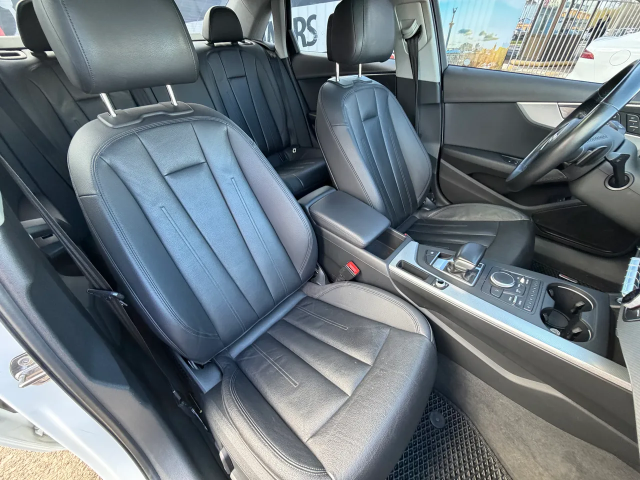 Audi A4 - фото 19