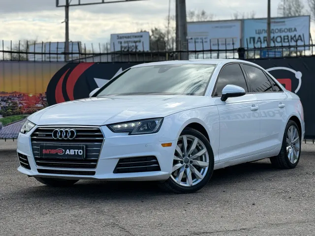 Audi A4 - фото 1