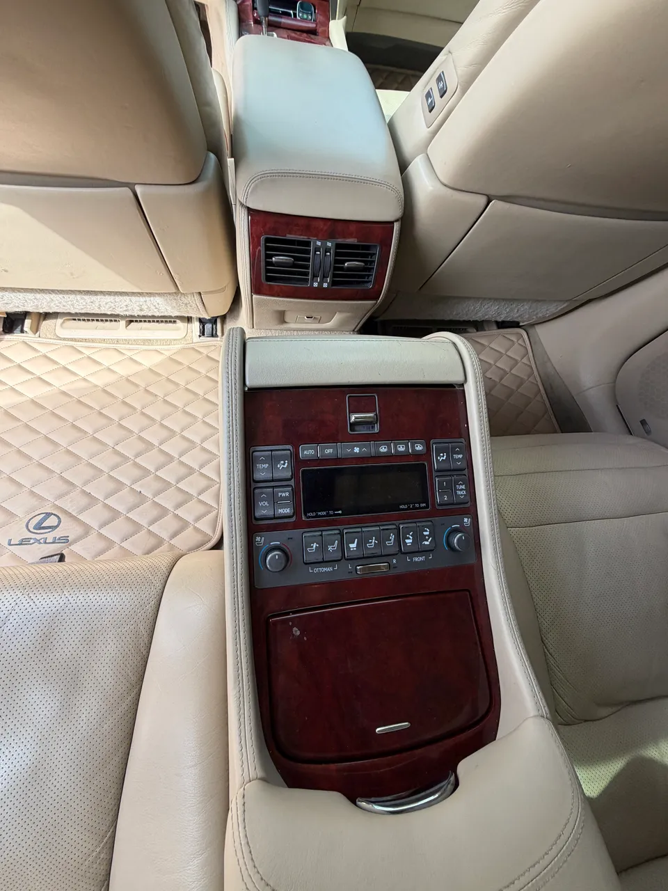 Lexus LS - фото 27