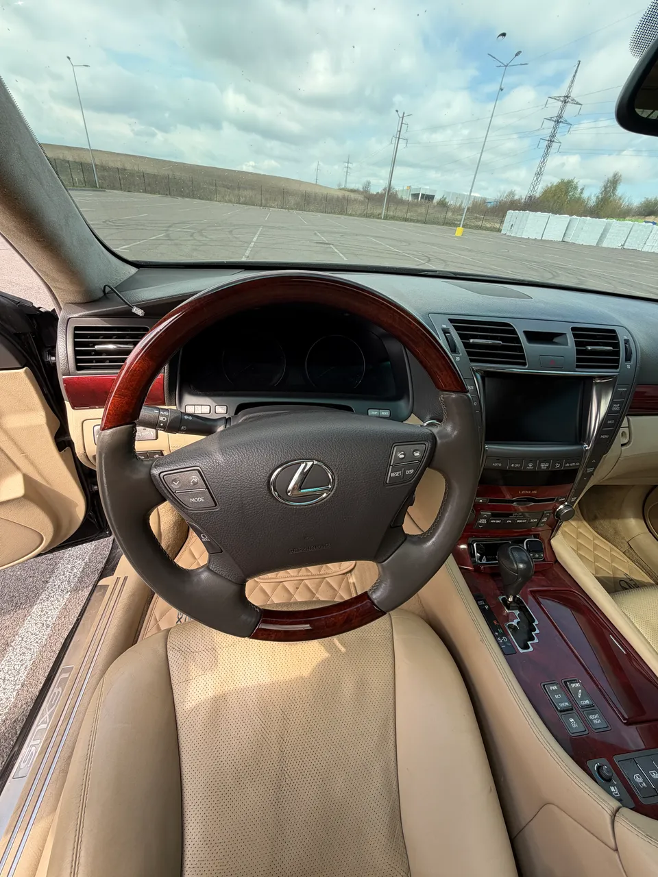Lexus LS - фото 20