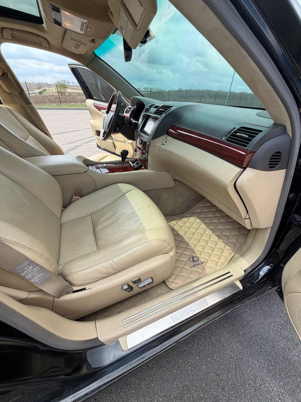 Lexus LS - фото 36