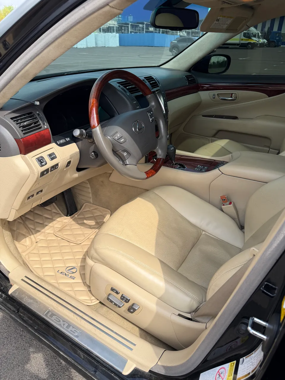 Lexus LS - фото 17