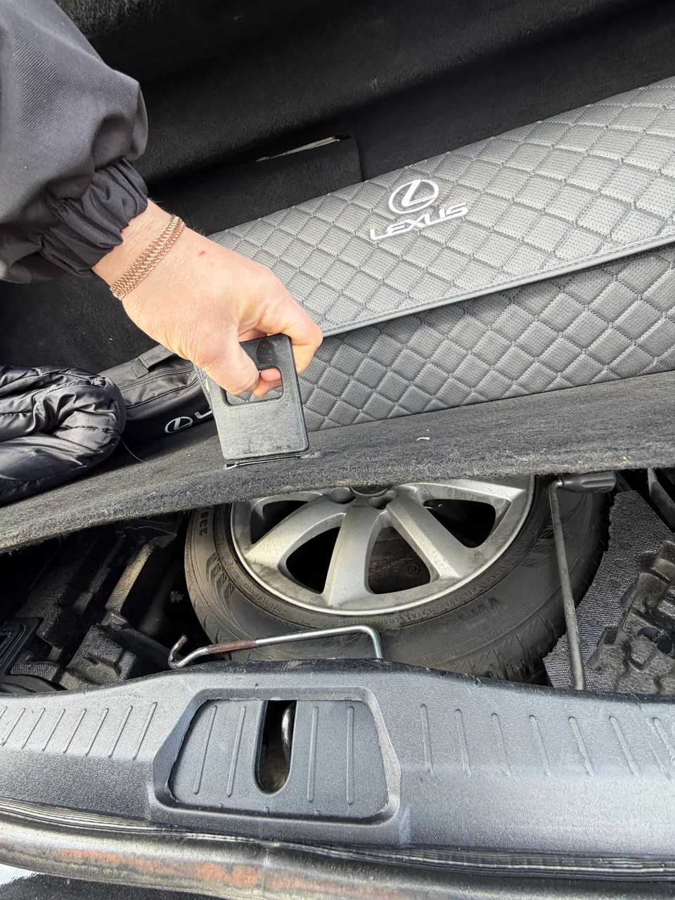 Lexus LS - фото 29