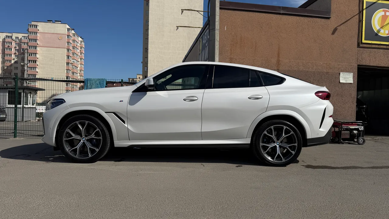BMW X6 - фото 3