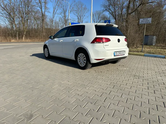 Volkswagen Golf - фото 5