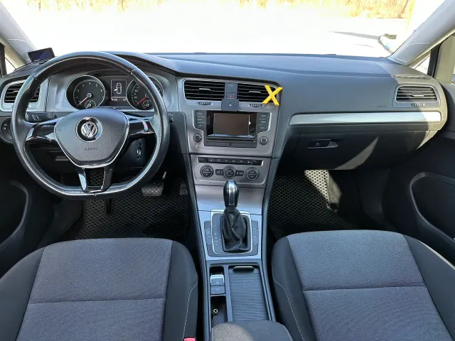 Volkswagen Golf - фото 4