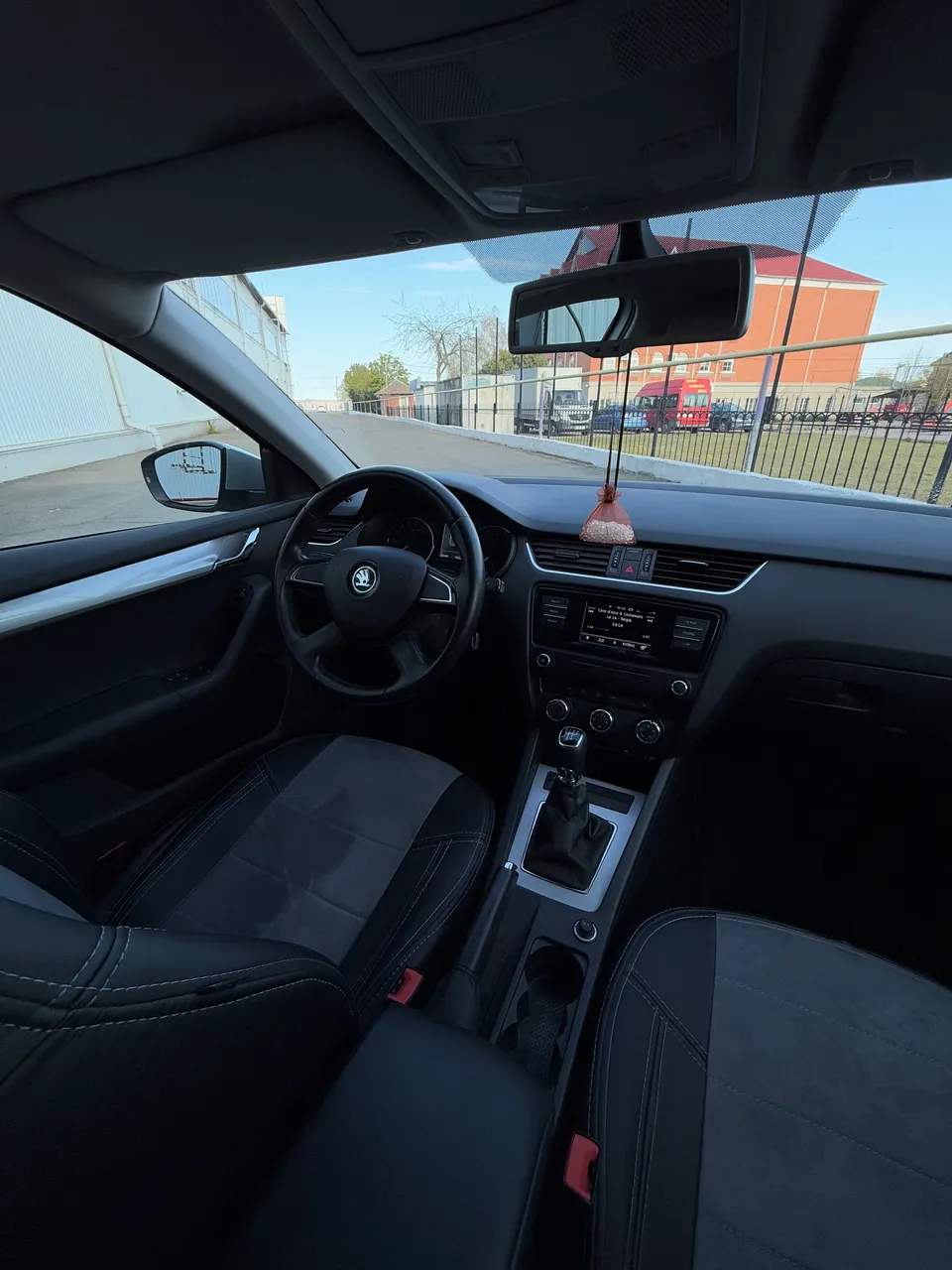 Skoda Octavia - фото 9