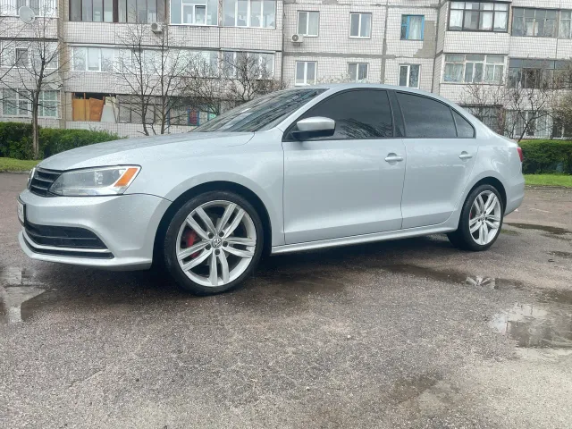 Volkswagen Jetta - фото 1
