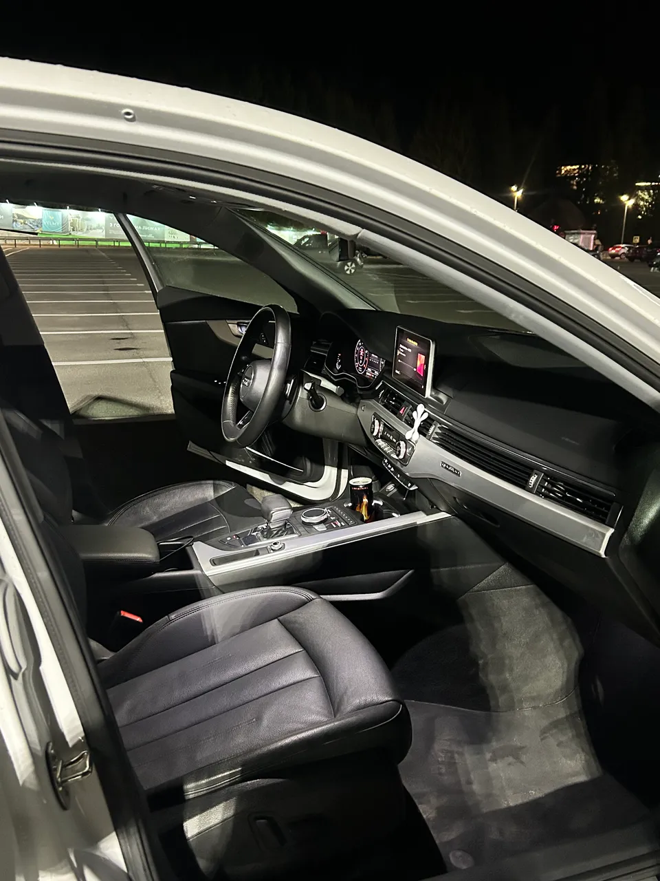 Audi A4 - фото 13