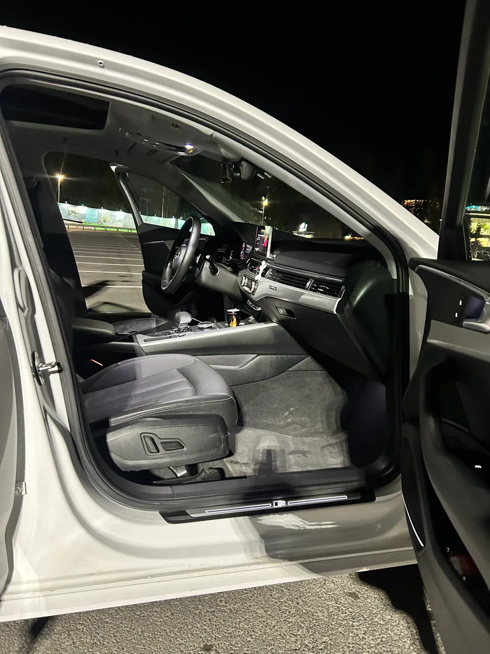 Audi A4 - фото 31