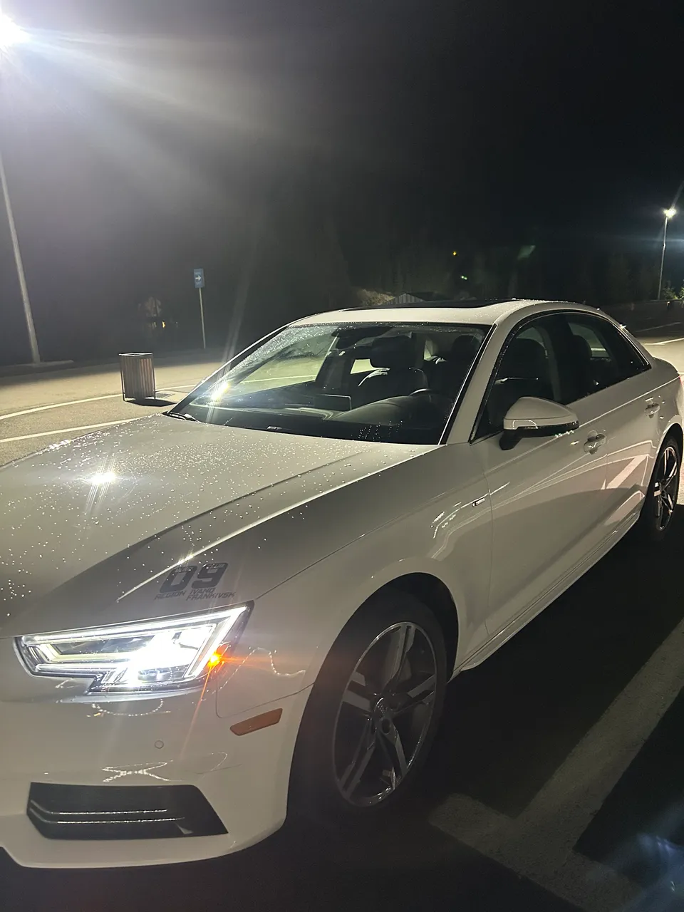 Audi A4 - фото 2