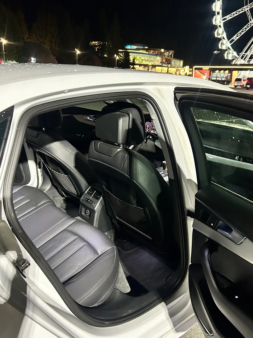 Audi A4 - фото 12