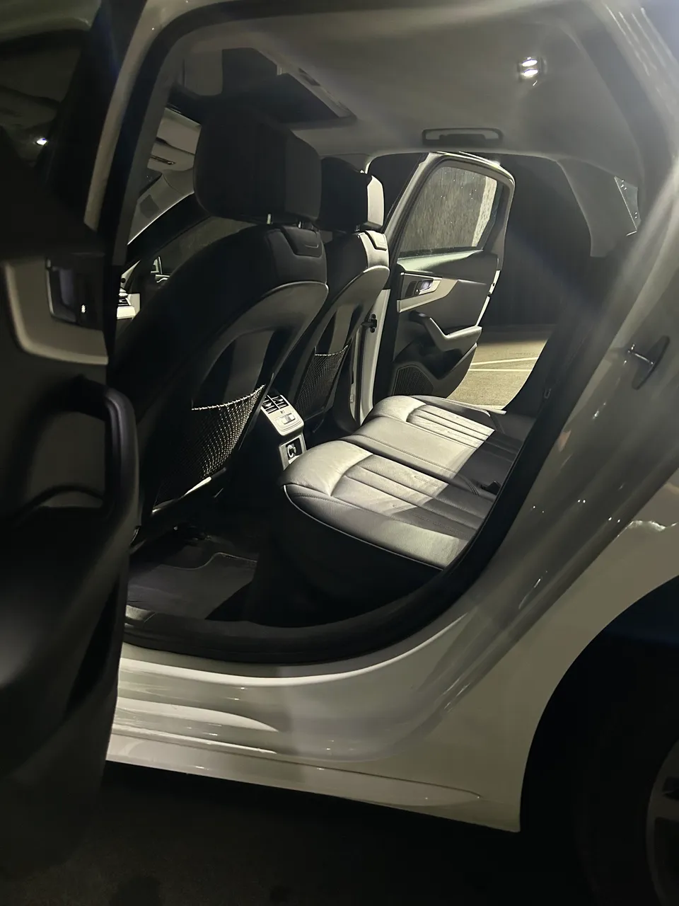 Audi A4 - фото 29