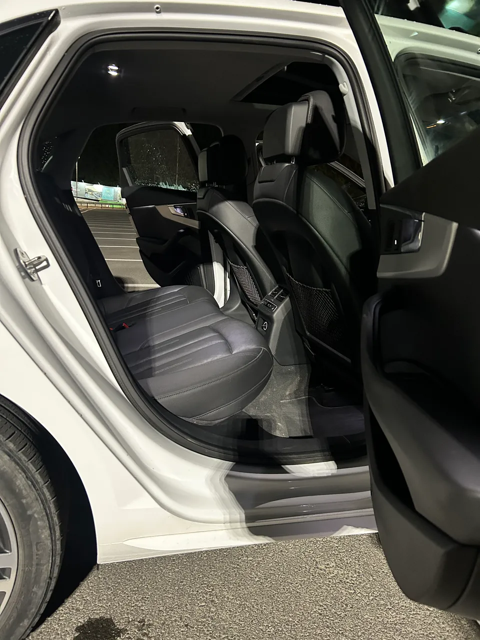 Audi A4 - фото 30