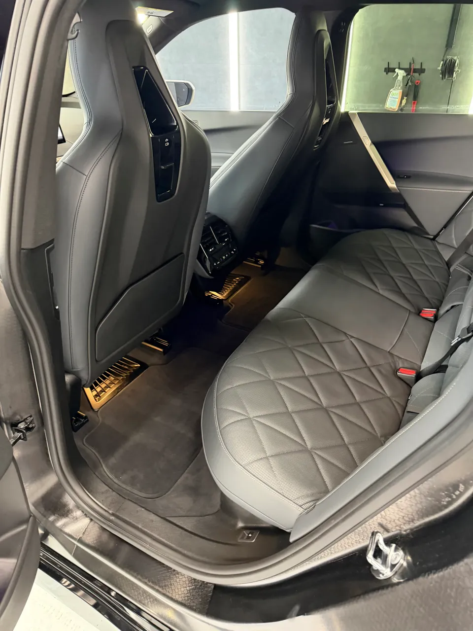 BMW iX - фото 25