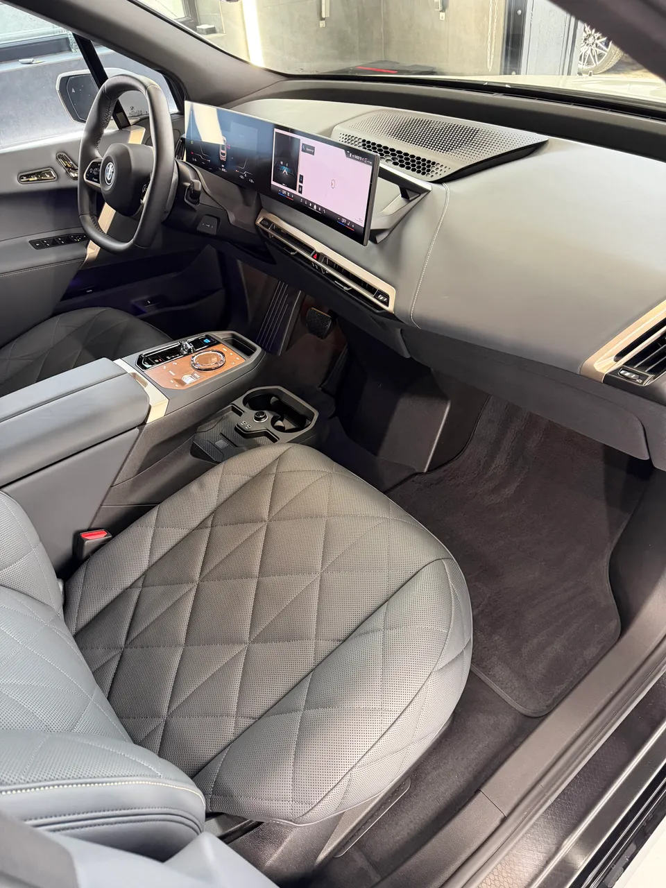BMW iX - фото 26
