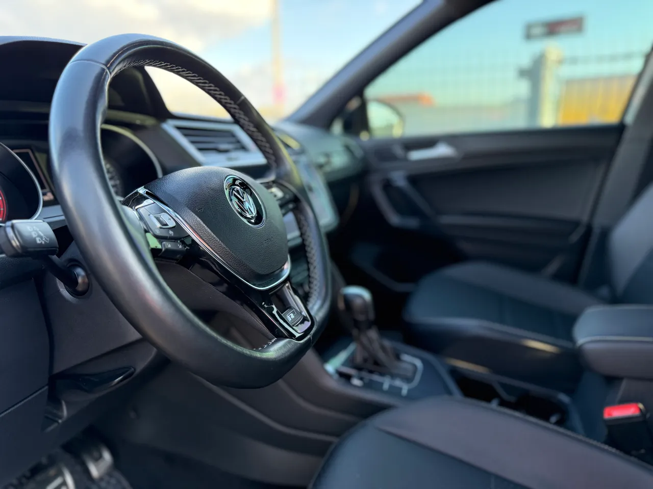 Volkswagen Tiguan - фото 13