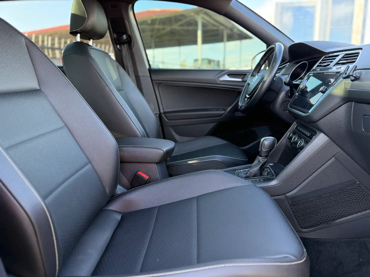 Volkswagen Tiguan - фото 7