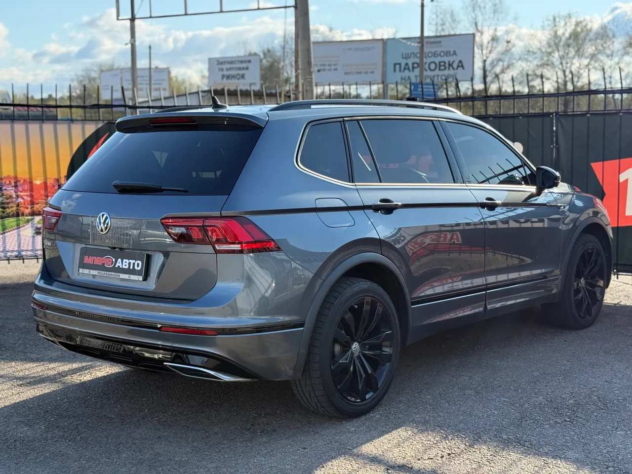 Volkswagen Tiguan - фото 5