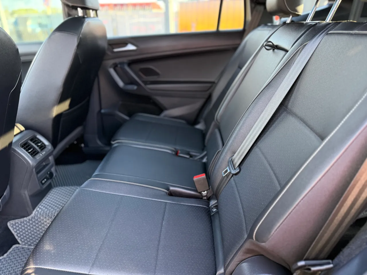 Volkswagen Tiguan - фото 14