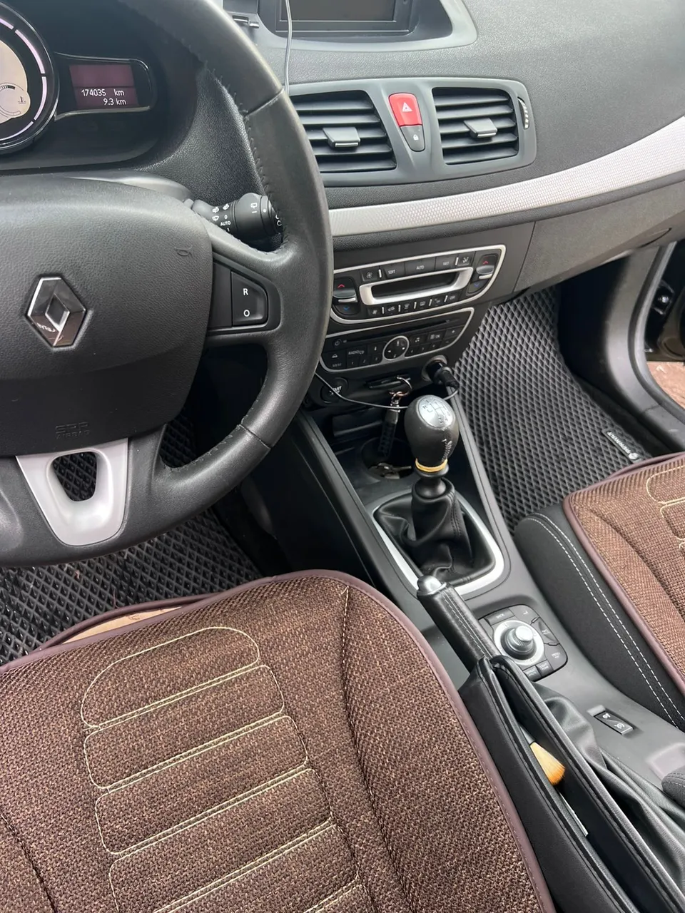 Renault Megane - фото 16