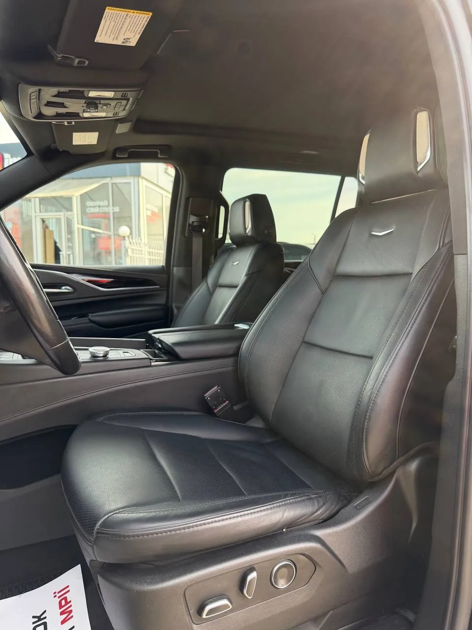 Cadillac Escalade - фото 7