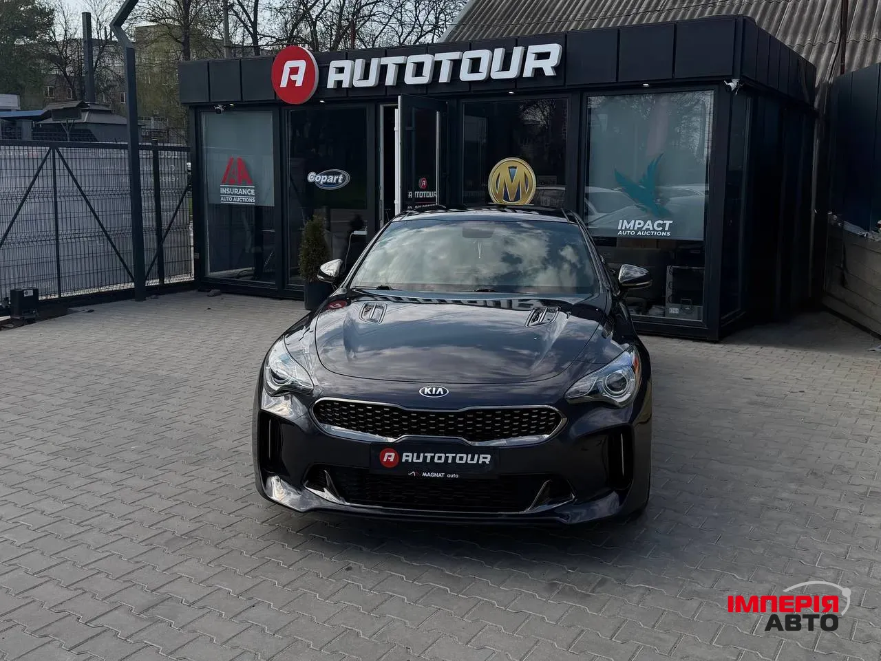 Kia Stinger - фото 1