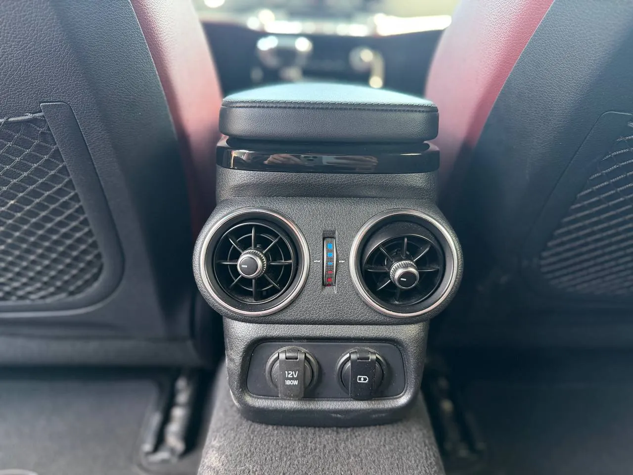 Kia Stinger - фото 12