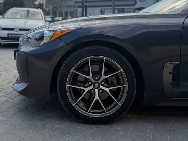Kia Stinger - фото 3