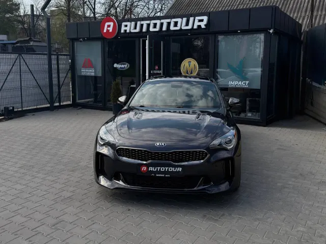 Kia Stinger - фото 1