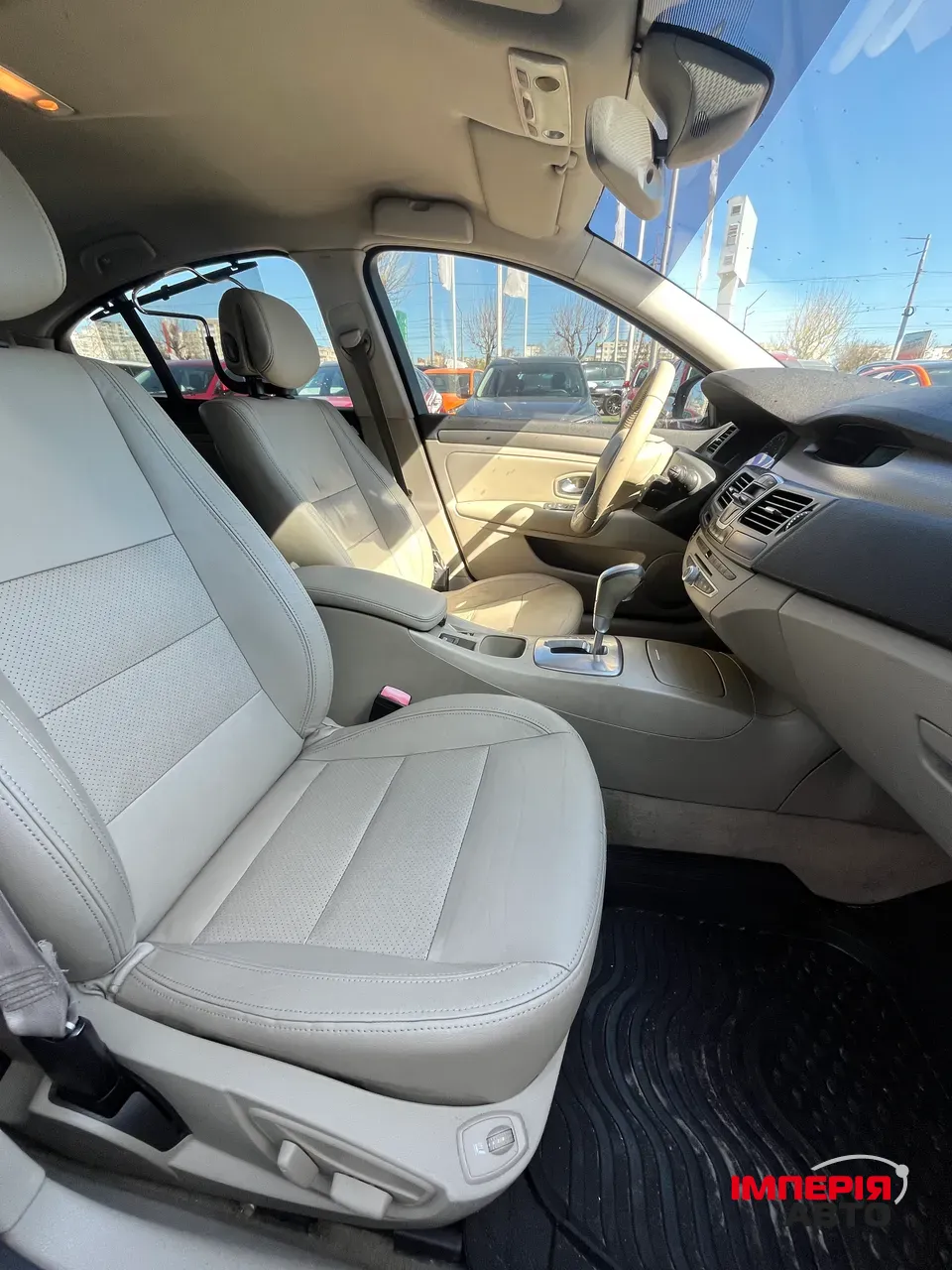 Renault Laguna - фото 14