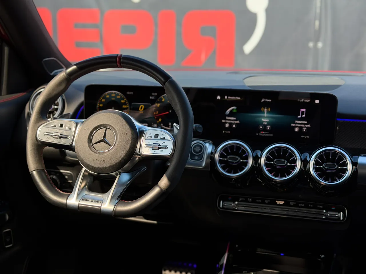 Mercedes-Benz GLB AMG - фото 6