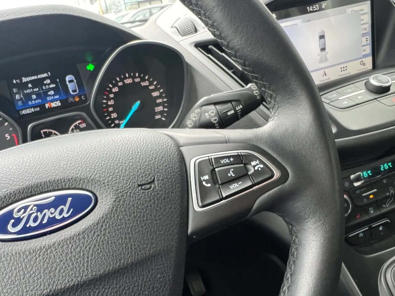 Ford Kuga - фото 15