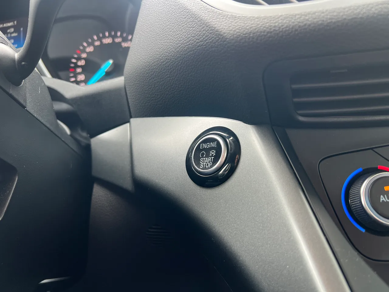 Ford Kuga - фото 17