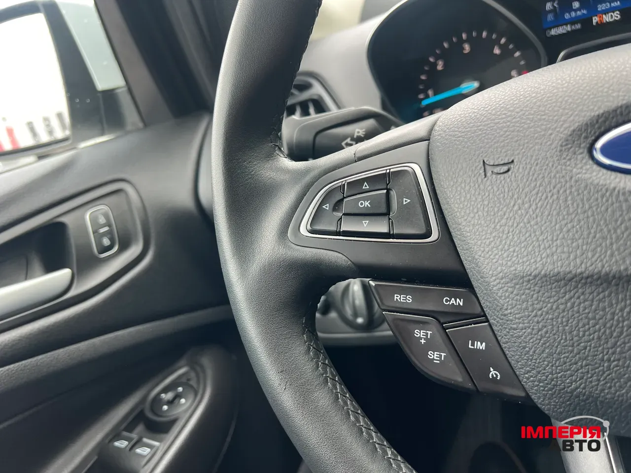 Ford Kuga - фото 14