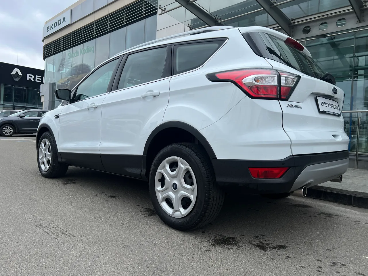 Ford Kuga - фото 8
