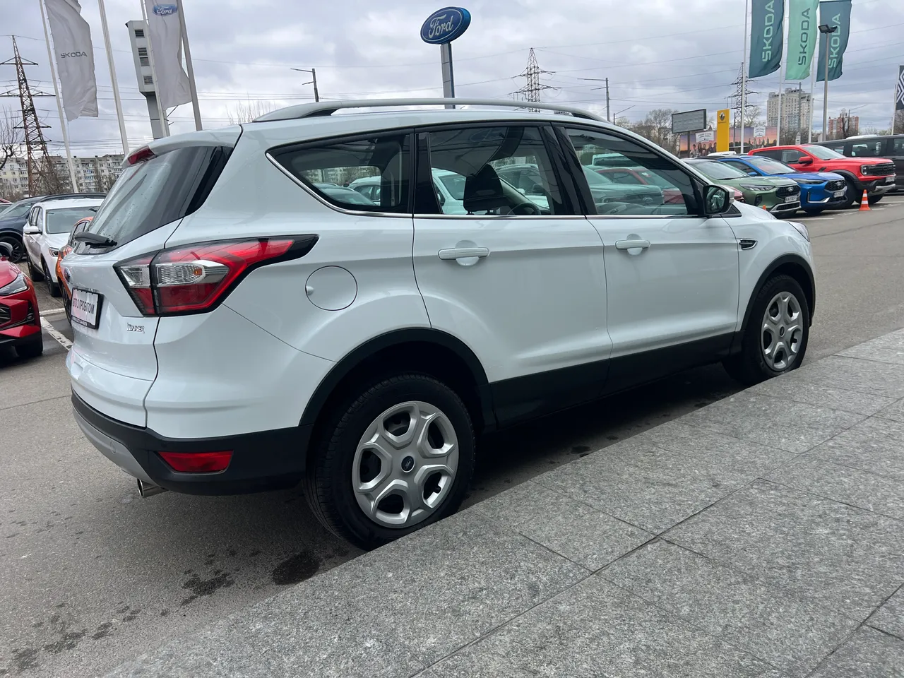 Ford Kuga - фото 6