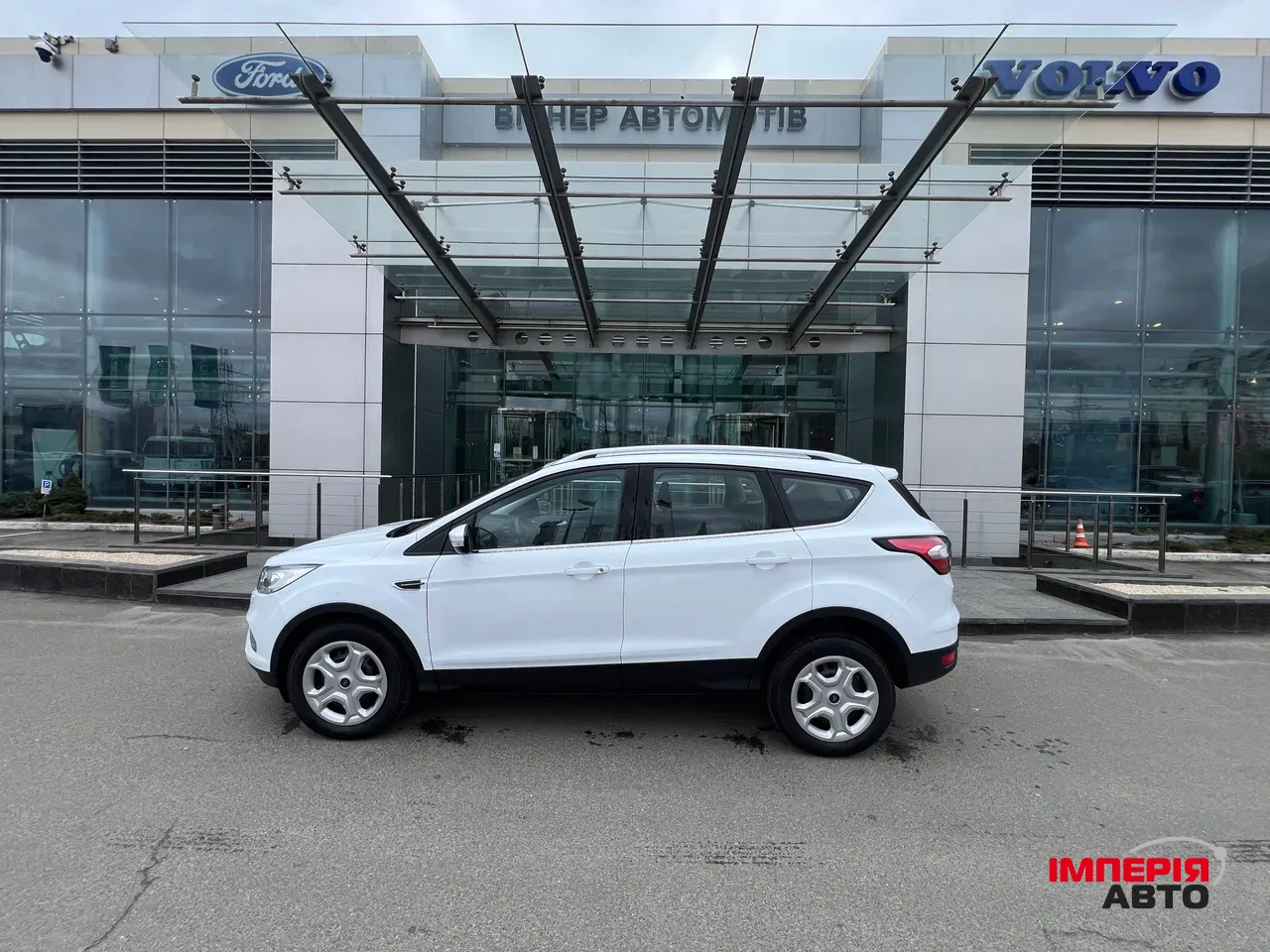 Ford Kuga - фото 9